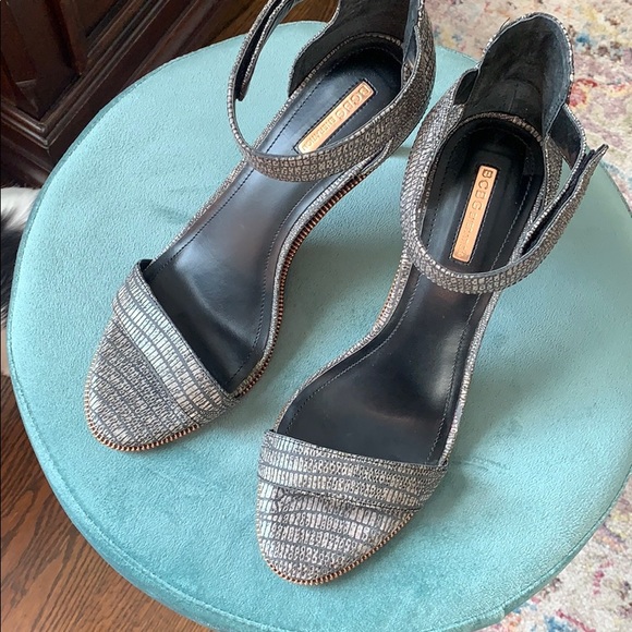 🖤 BCBG Grey Python & Rose Gold Ankle Strap Heels - Picture 4 of 6